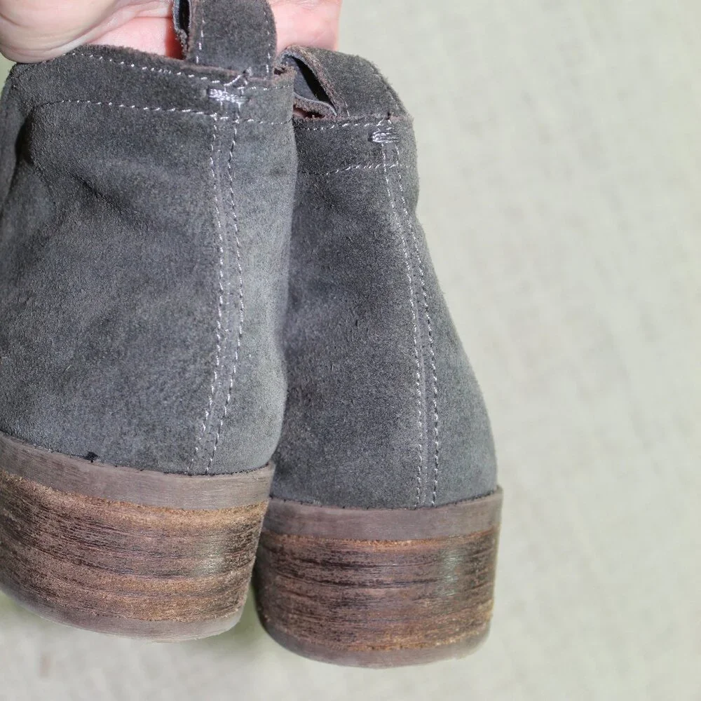 Dolce Vita Size 7.5 Tivon Ankle Boots Suede Uppers Charcoal Grey Split Sides